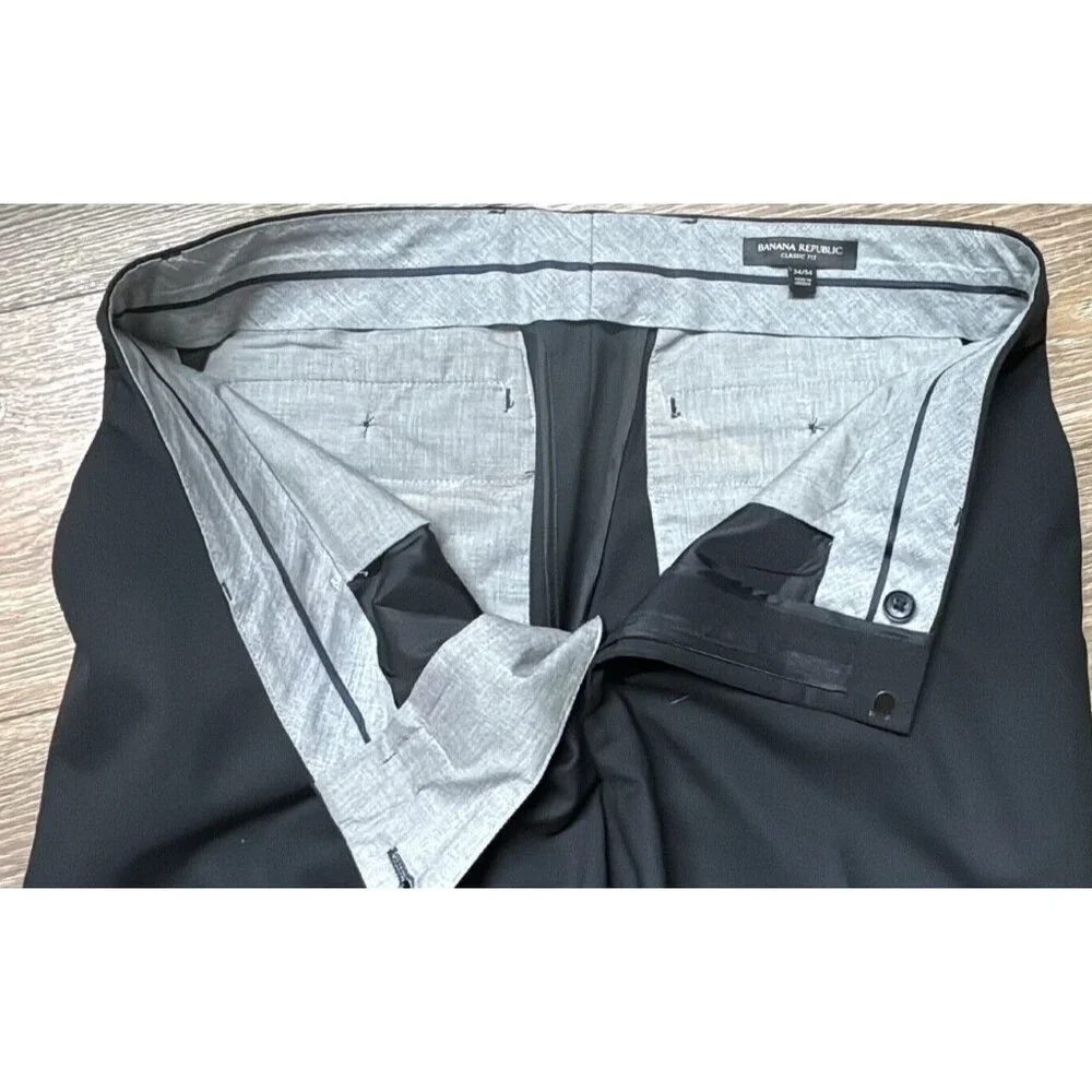 Banana Republic Classic Fit Men's Dress‎ pants. Size 38x34 tagged 34/34 Jordan